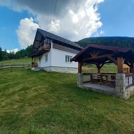 Holiday home будинок для відпочинку вербівський світанок *