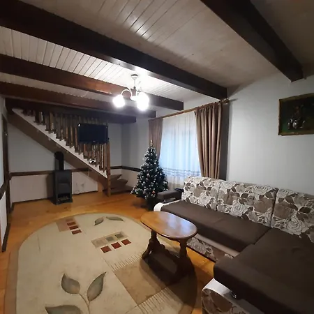 Holiday home будинок для відпочинку вербівський світанок