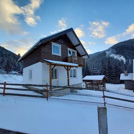 Holiday home будинок для відпочинку вербівський світанок